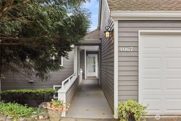 Property Slideshow image 3 of 39 | 4067 223rd pl 2026, Issaquah, WA, 98029