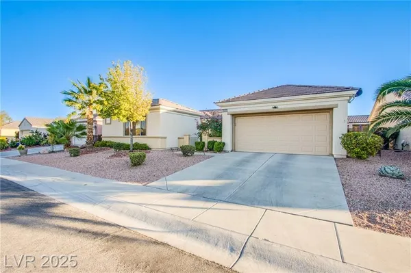 Property Slideshow image 2 of 31 | 2581 evansville ave, Henderson, NV, 89052