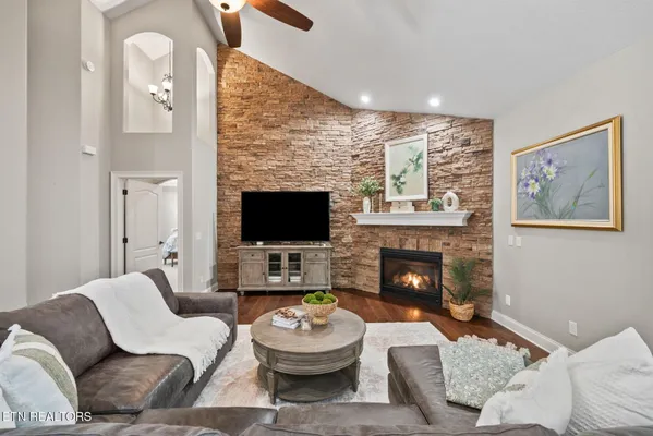 Property Slideshow image 3 of 56 | 125 minetta dr, Crossville, TN, 38558