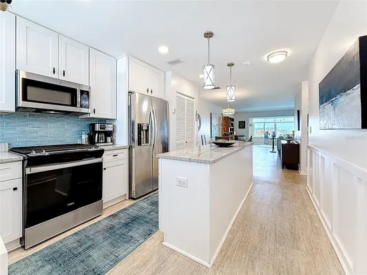 Property Slideshow image 2 of 49 | 5925 shore blvd 611, Gulfport, FL, 33707