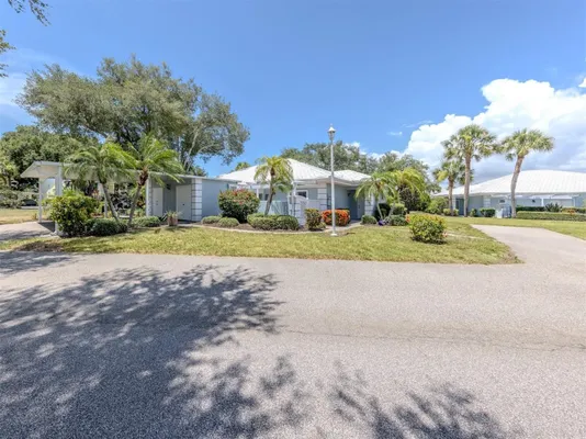 Property Slideshow image 2 of 39 | 431 wexford cir 76, Venice, FL, 34293