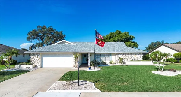 Property Slideshow image 2 of 70 | 2016 e view dr, Sun City Center, FL, 33573