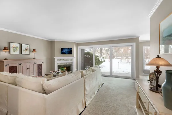 Property Slideshow image 3 of 16 | 563 woodview rd d, Lake Barrington, IL, 60010