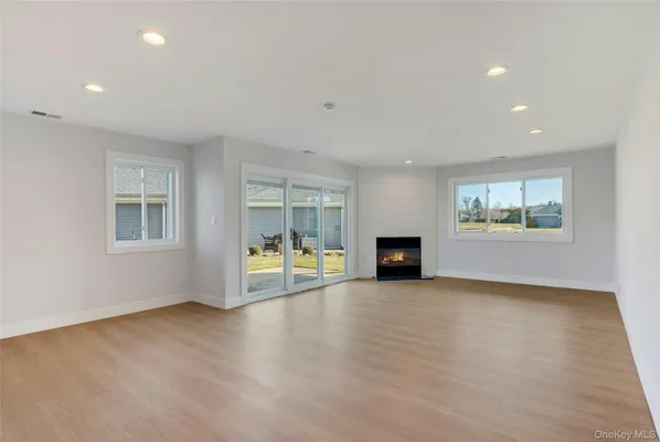 Property Slideshow image 3 of 36 | 290 w midland pond ct 290, Brookhaven, NY, 11955