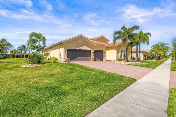 Property Slideshow image 3 of 88 | 5073 stone harbor cir, Wimauma, FL, 33598