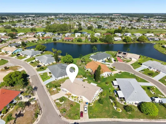 Property Slideshow image 2 of 36 | 127 wintersong ln, Sun City Center, FL, 33573