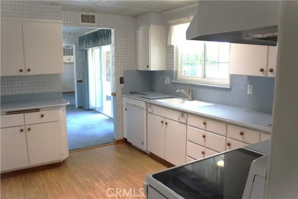 Property Slideshow image 3 of 13 | 671 palomar dr, Hemet, CA, 92543