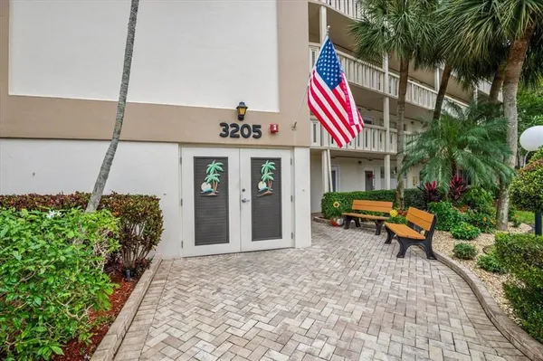 Property Slideshow image 2 of 18 | 3205 portofino pt f3, Coconut Creek, FL, 33066