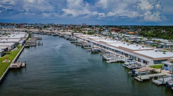 Property Slideshow image 2 of 89 | 1 boca ciega point blvd apt 314, Saint Petersburg, FL, 33708