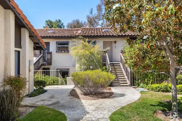 Property Slideshow image 3 of 33 | 136 s jayton ln, Encinitas, CA, 92024