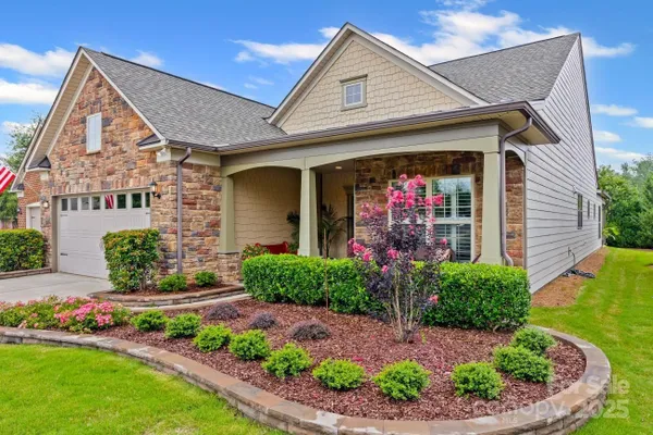 Property Slideshow image 3 of 44 | 276 grovefield dr, Fort Mill, SC, 29715