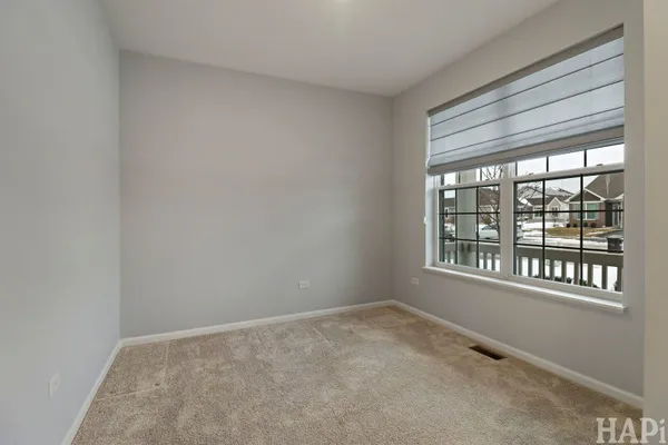 Property Slideshow image 3 of 31 | 1058 honey locust dr, Crystal Lake, IL, 60012