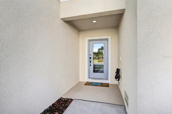 Property Slideshow image 3 of 38 | 9936 key haven rd, Seminole, FL, 33777