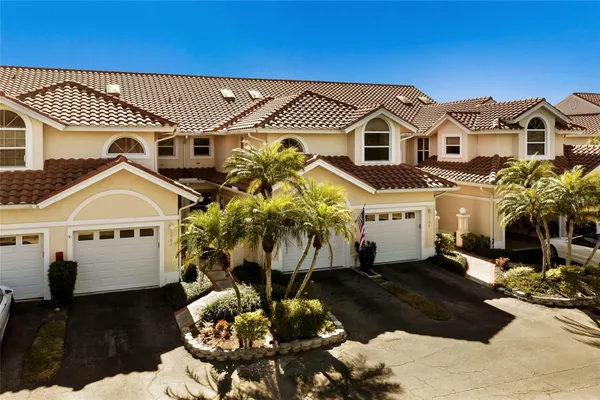 Property Slideshow image 2 of 40 | 5590 golf pointe dr # 5590, Sarasota, FL, 34243