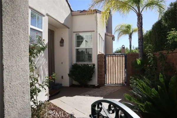 Property Slideshow image 2 of 32 | 23741 spruce meadow ct, Valencia, CA, 91354