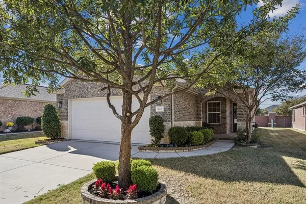 Property Slideshow image 2 of 27 | 7673 gulf breeze ln, Frisco, TX, 75036