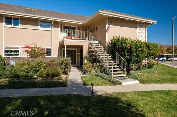 Property Slideshow image 2 of 28 | 22931 nadine cir a, Torrance, CA, 90505