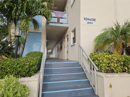 Property Slideshow image 2 of 17 | 2850 59th st 115, St Petersburg, FL, 33707