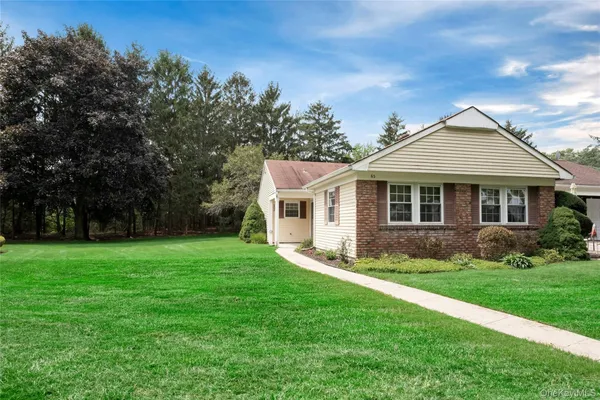 Property Slideshow image 2 of 19 | 62 hearthside dr, Brookhaven, NY, 11766