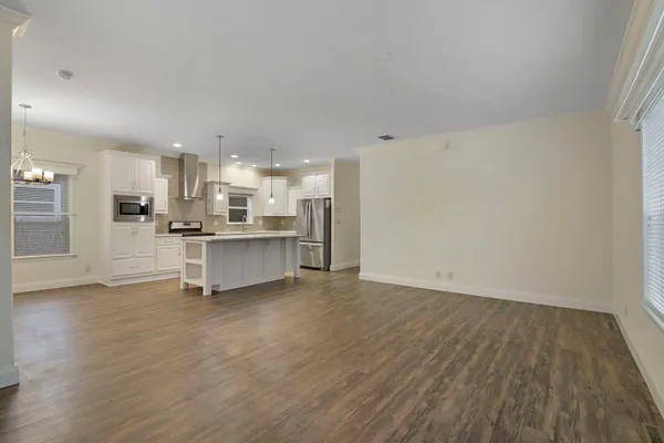 Property Slideshow image 3 of 18 | 1428 equestrian dr, Grayslake, IL, 60030