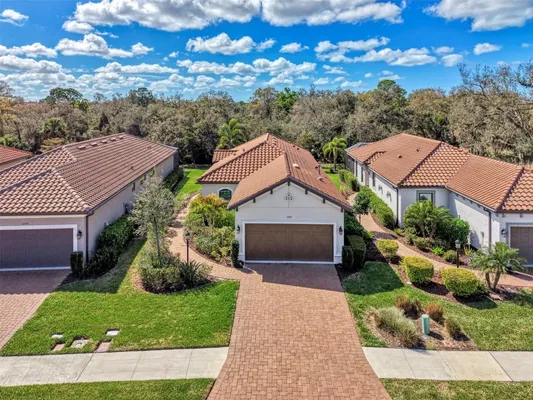 Property Slideshow image 2 of 100 | 5335 cicerone st, Sarasota, FL, 34238