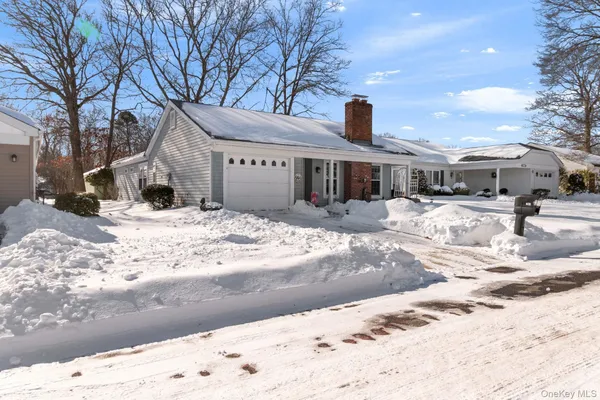 Property Slideshow image 2 of 16 | 475 stratford ln, Ridge, NY, 11961