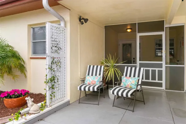 Property Slideshow image 3 of 38 | 3533 tree line ct # 13, Sarasota, FL, 34231