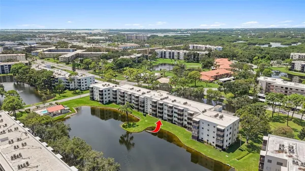 Property Slideshow image 2 of 32 | 6070 80th st n unit 109, St Petersburg, FL, 33709
