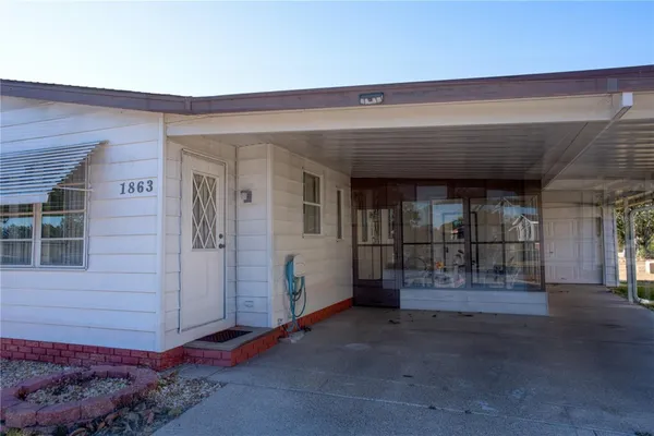 Property Slideshow image 2 of 25 | 1863 w schwartz blvd, Lady Lake, FL, 32159