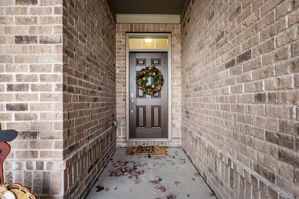 Property Slideshow image 3 of 33 | 11655 flynn pl, Noblesville, IN, 46060