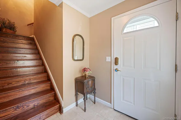 Property Slideshow image 3 of 33 | 1130 savoy dr, Huntington, NY, 11747