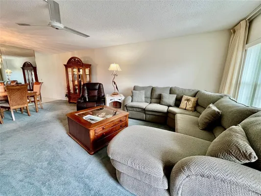 Property Slideshow image 2 of 41 | 2403 finlandia ln 57, Clearwater, FL, 33763
