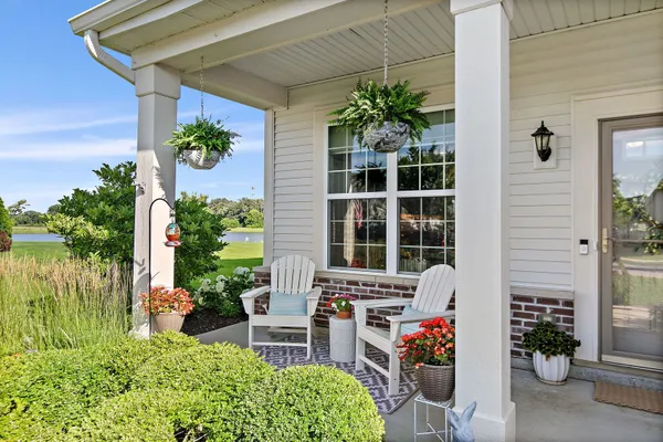 Property Slideshow image 2 of 26 | 545 autumn cir, Pingree Grove, IL, 60140