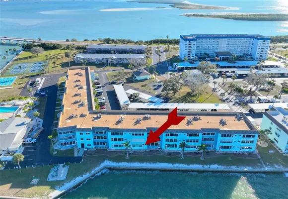 Property Slideshow image 3 of 35 | 5 gateshead dr apt 107, Dunedin, FL, 34698