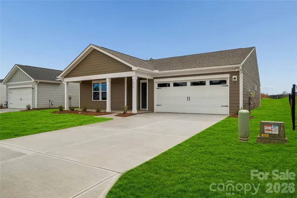 Property Slideshow image 2 of 36 | 1476 ardmore dr, Sherrills Ford, NC, 28673