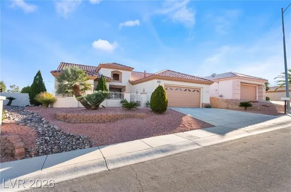 Property Slideshow image 3 of 52 | 10529 broom hill dr, Las Vegas, NV, 89134