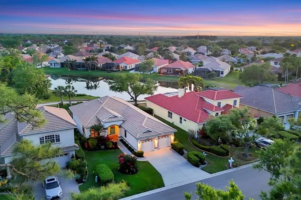 Property Slideshow image 2 of 57 | 6458 tailfeather way, Bradenton, FL, 34203