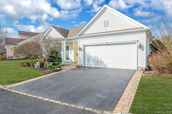 Property Slideshow image 2 of 38 | 78 louden loop, Mount Sinai, NY, 11766