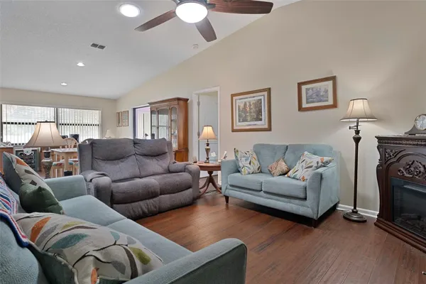Property Slideshow image 3 of 25 | 3115 pebble bend dr, Lakeland, FL, 33810