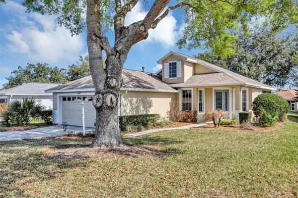 Property Slideshow image 2 of 50 | 5054 portsmouth st, Tavares, FL, 32778