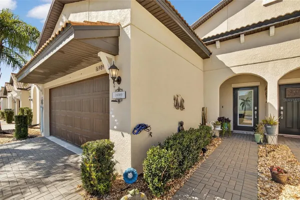 Property Slideshow image 3 of 89 | 16909 april plush dr, Wimauma, FL, 33598