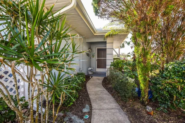 Property Slideshow image 3 of 59 | 450 wexford cir 106, Venice, FL, 34293