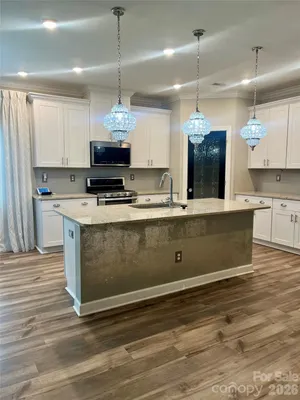 Property Slideshow image 3 of 16 | 8807 pennegrove cir, Charlotte, NC, 28214