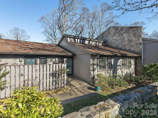 Property Slideshow image 2 of 24 | 201 crowfields dr, Asheville, NC, 28803