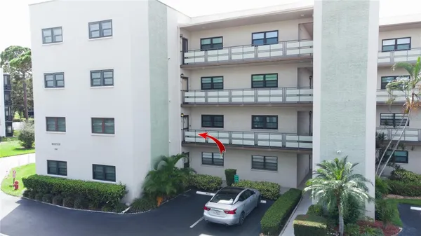 Property Slideshow image 2 of 35 | 6080 80th st n unit 201, St Petersburg, FL, 33709