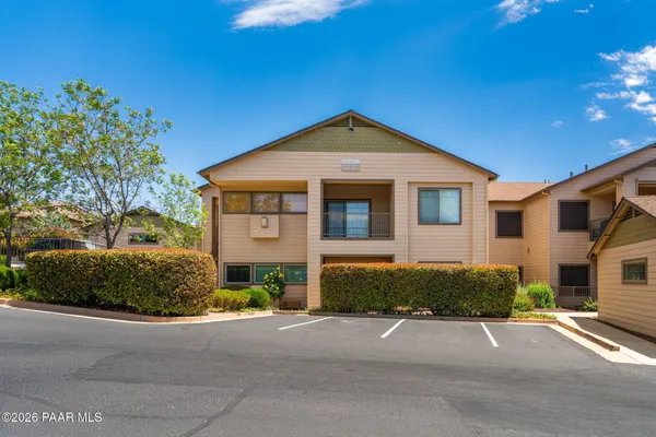 Property Slideshow image 2 of 36 | 1975 blooming hills dr 110, Prescott, AZ, 86301