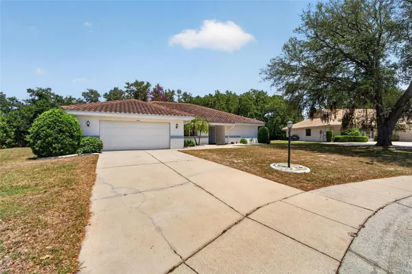 Property Slideshow image 3 of 68 | 2015 berry roberts dr, Sun City Center, FL, 33573