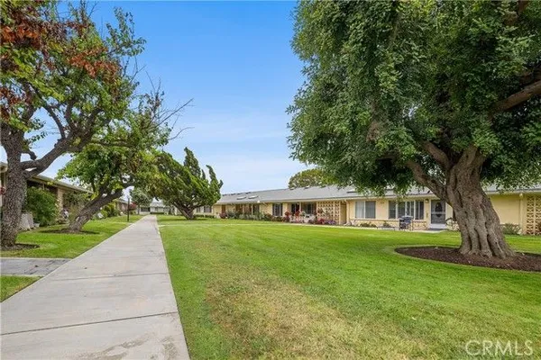 Property Slideshow image 3 of 27 | 1281 knollwood 44l, Seal Beach, CA, 90740