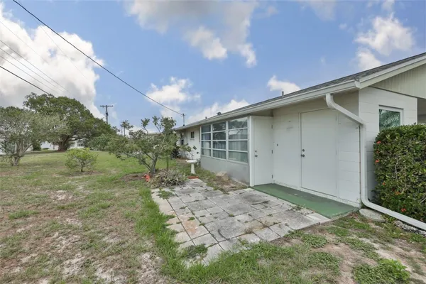 Property Slideshow image 3 of 35 | 1216 valley forge blvd, Sun City Center, FL, 33573