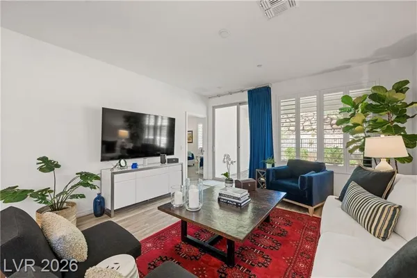 Property Slideshow image 3 of 43 | 69 stone bluff ln, Henderson, NV, 89011